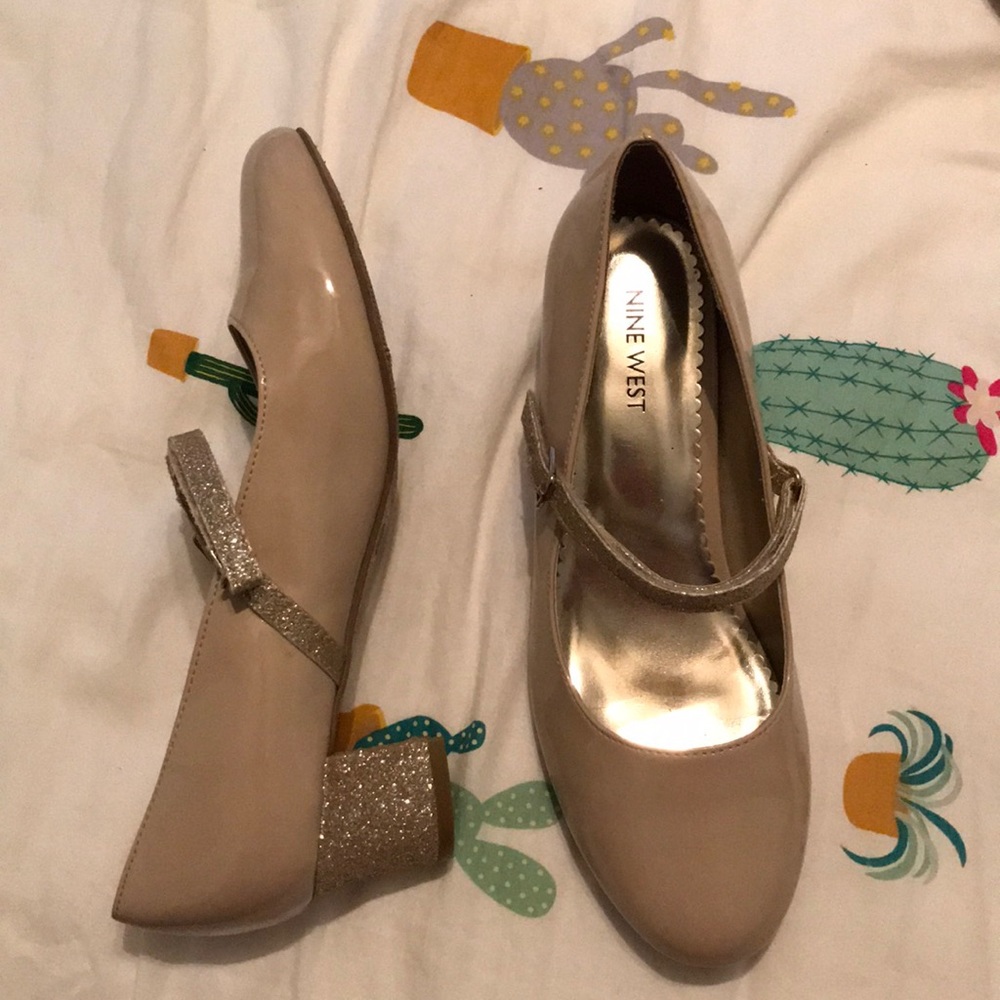 Size 5 Nine West dress shoes